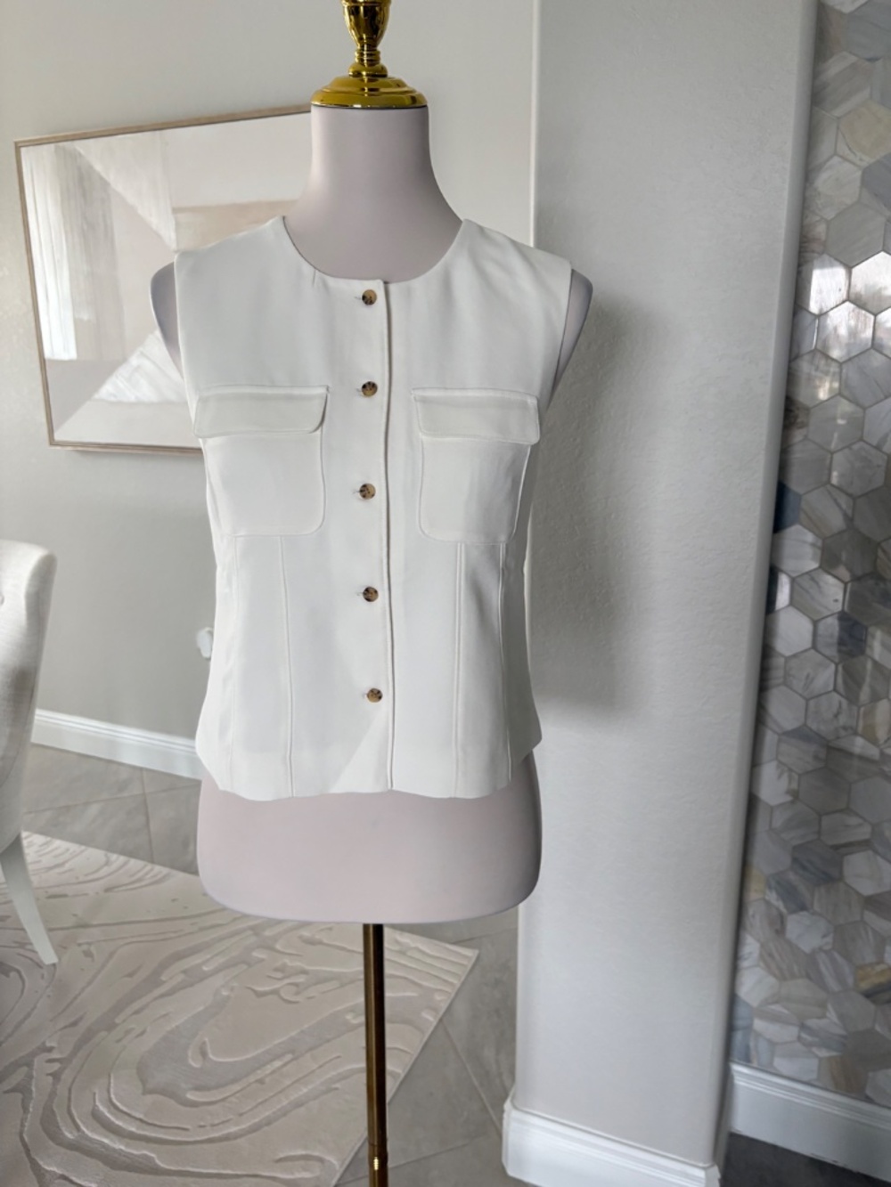 NWT J Crew Crewneck vest in city crepe - Picture 2 of 5